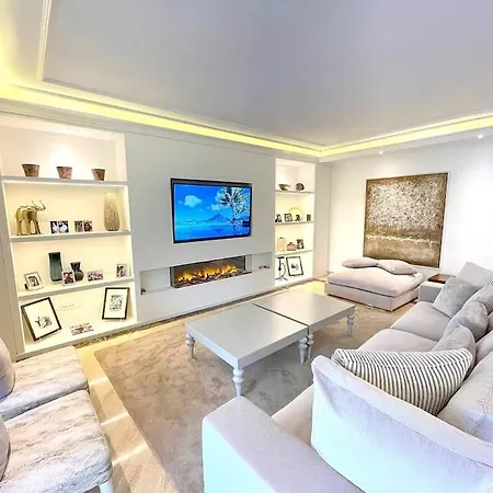 Apartment El Embrujo Puerto Banus 4 Bed Apt Walk To Beach! *