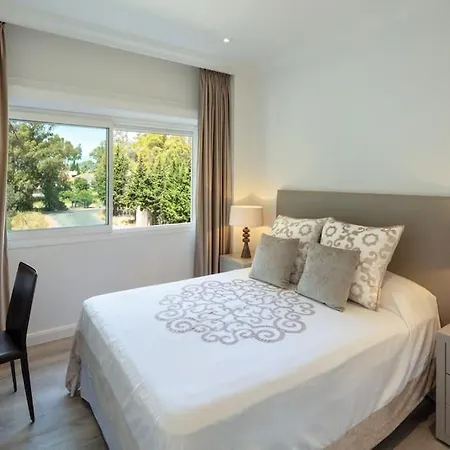 Apartment El Embrujo Puerto Banus 4 Bed Apt Walk To Beach! Marbella