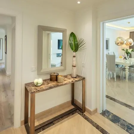 El Embrujo Puerto Banus 4 Bed Apt Walk To Beach! Marbella
