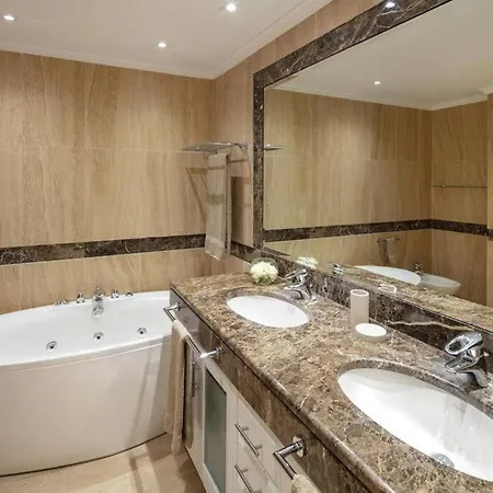 El Embrujo Puerto Banus 4 Bed Apt Walk To Beach! Marbella