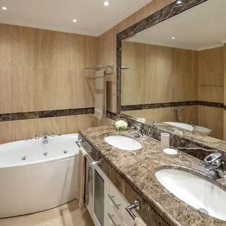 El Embrujo Puerto Banus 4 Bed Apt Walk To Beach! Apartment Marbella
