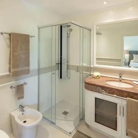 Apartment El Embrujo Puerto Banus 4 Bed Apt Walk To Beach! Marbella