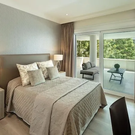 El Embrujo Puerto Banus 4 Bed Apt Walk To Beach! Apartment