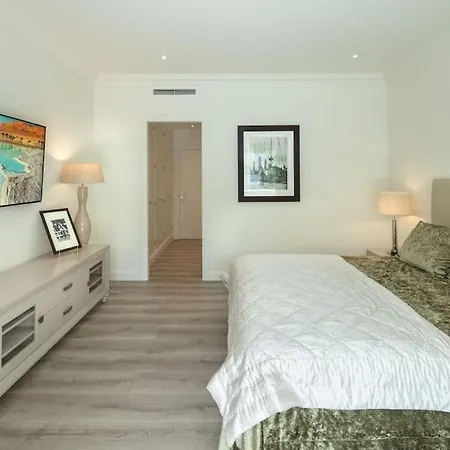 Apartment El Embrujo Puerto Banus 4 Bed Apt Walk To Beach! Marbella