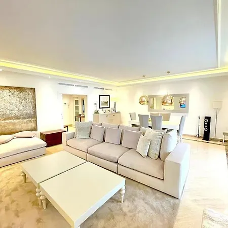 Apartment El Embrujo Puerto Banus 4 Bed Apt Walk To Beach!