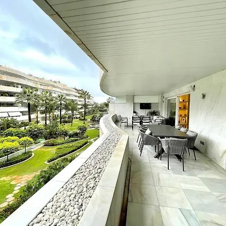 Apartment El Embrujo Puerto Banus 4 Bed Apt Walk To Beach! Marbella